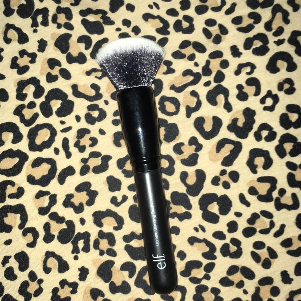 Elf ultimate blending brush